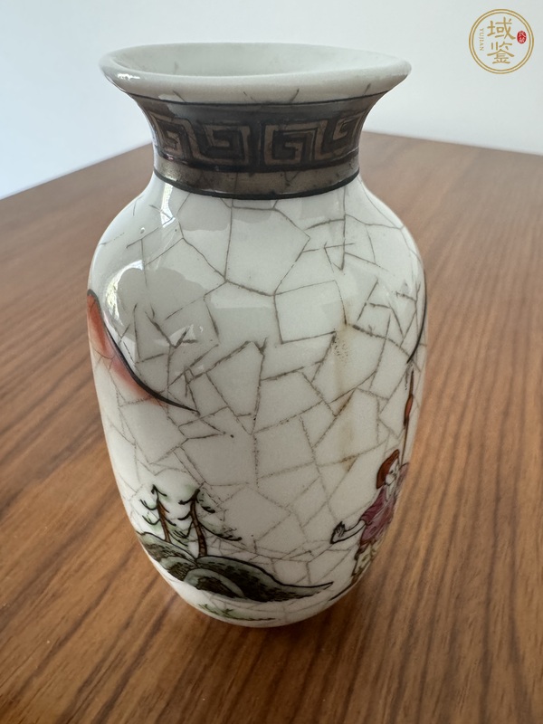 古玩陶瓷粉彩人物紋撇口瓶真品鑒賞圖