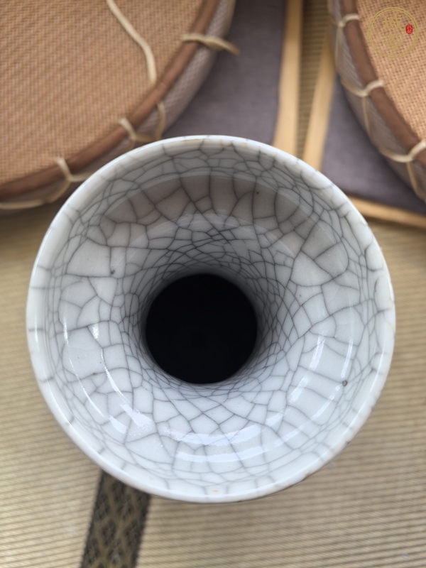 古玩陶瓷清中期 哥釉雙耳瓶真品鑒賞圖
