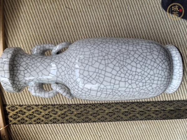 古玩陶瓷清中期 哥釉雙耳瓶真品鑒賞圖