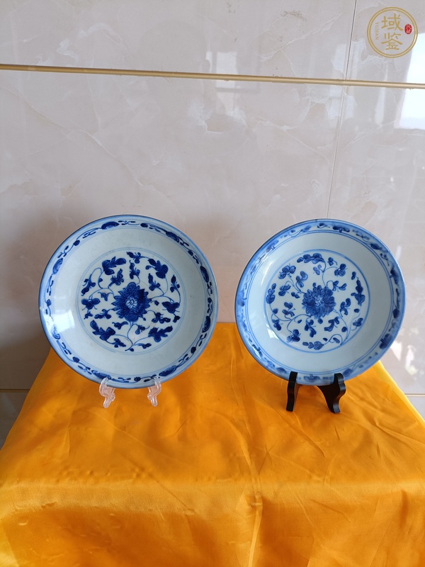 古玩乾隆青花纏枝花卉盤真品鑒賞圖