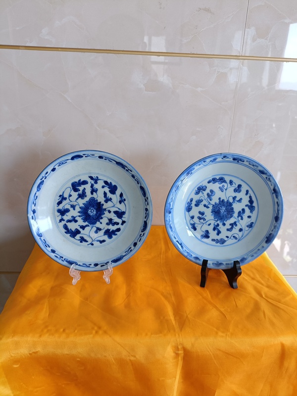 古玩轉賣乾隆青花纏枝花卉盤拍賣，當前價格12800元