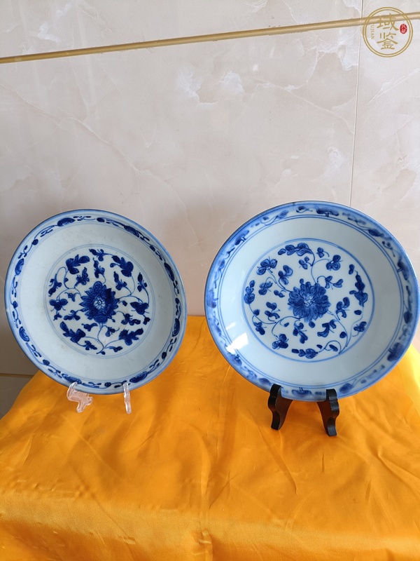 古玩陶瓷乾隆青花纏枝花卉盤真品鑒賞圖