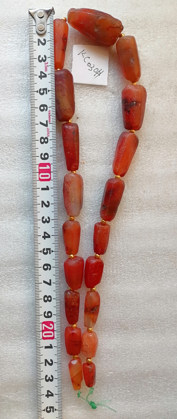 古玩轉賣天然紅瑪瑙多棱珠鏈一條拍賣，當前價格680元