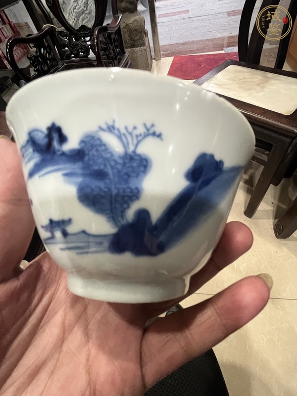 古玩陶瓷山水紋青花杯真品鑒賞圖