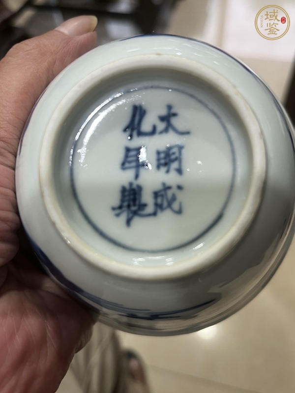 古玩陶瓷山水紋青花杯真品鑒賞圖