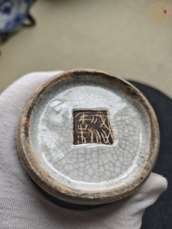 古玩陶瓷哥釉鐵銹釉人物瓶真品鑒賞圖