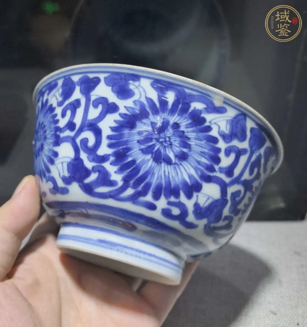 古玩陶瓷青花扁菊紋茶碗真品鑒賞圖