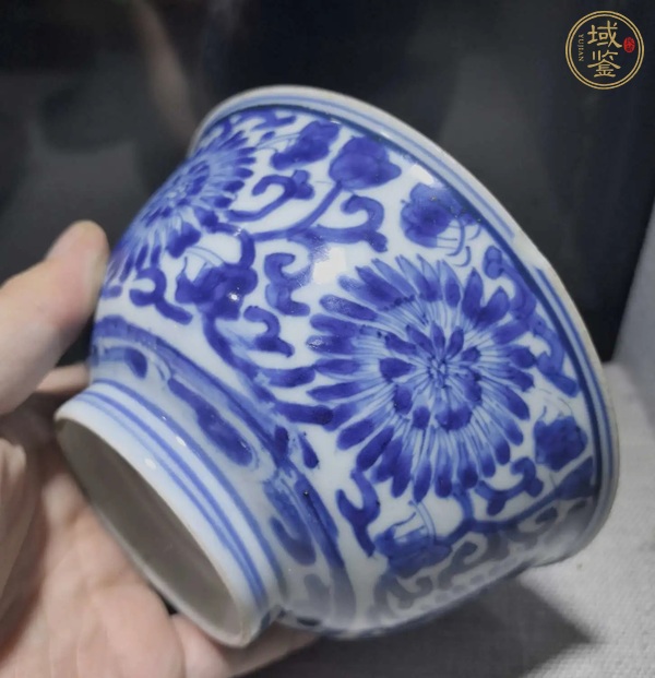 古玩陶瓷青花扁菊紋茶碗真品鑒賞圖