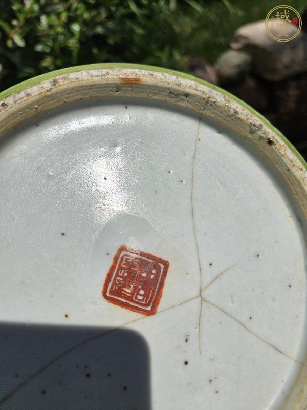 古玩陶瓷綠地粉彩花鳥紋罐真品鑒賞圖