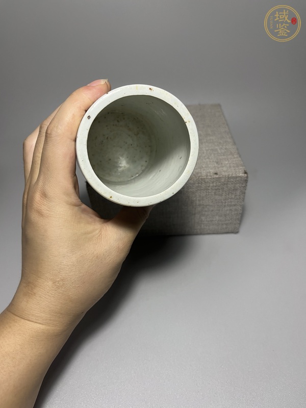 古玩陶瓷青花蝴蝶紋筆筒真品鑒賞圖