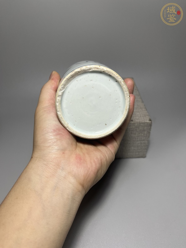 古玩陶瓷青花蝴蝶紋筆筒真品鑒賞圖