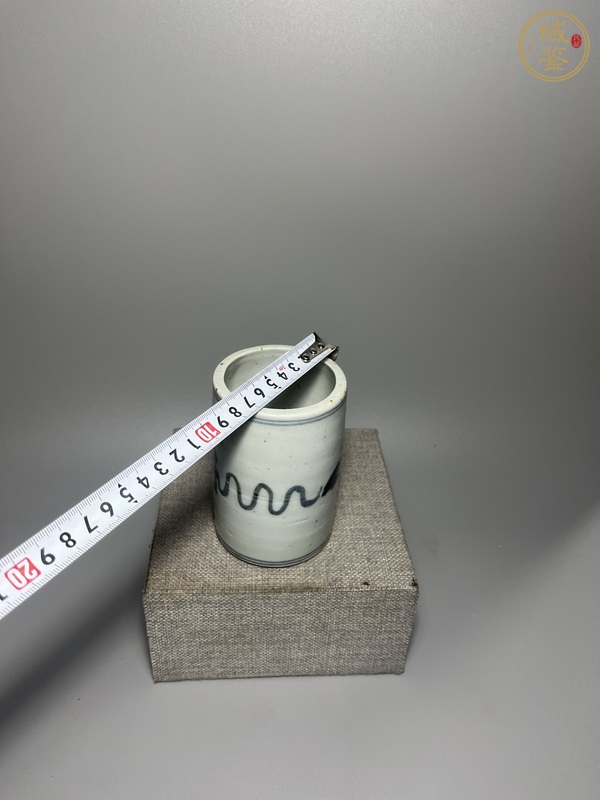 古玩陶瓷青花蝴蝶紋筆筒真品鑒賞圖