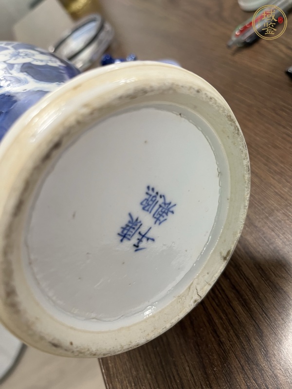 古玩陶瓷清晚期冰梅蓋罐真品鑒賞圖