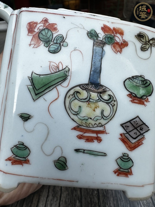 古玩陶瓷五彩博古花卉四方壺真品鑒賞圖