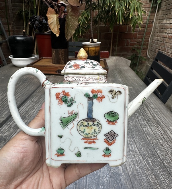 古玩陶瓷康熙五彩博古花卉四方壺拍賣，當前價格2777元