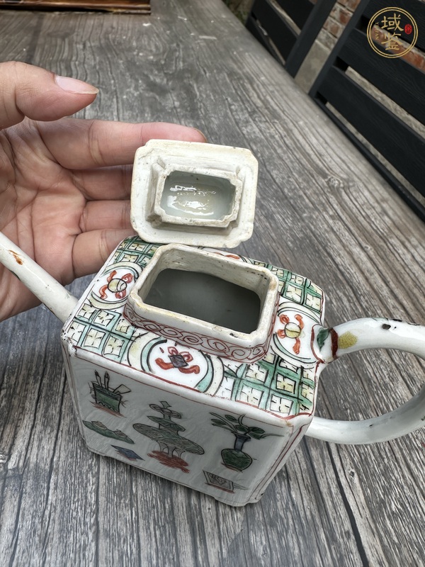 古玩陶瓷五彩博古花卉四方壺真品鑒賞圖