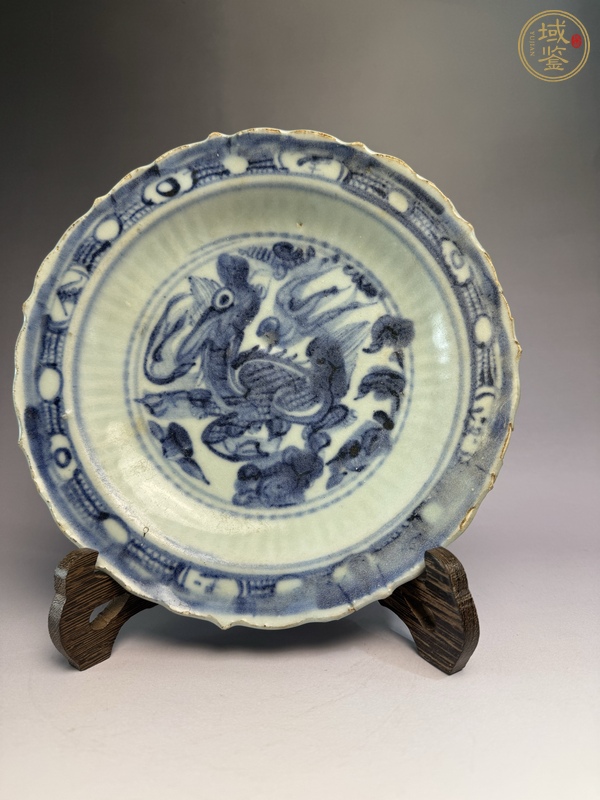 古玩陶瓷明代麒麟望月花口盤真品鑒賞圖