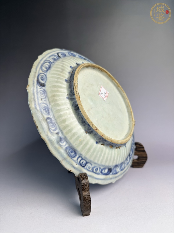 古玩陶瓷明代麒麟望月花口盤真品鑒賞圖