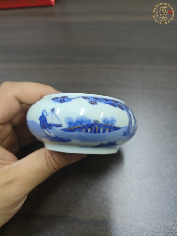 古玩陶瓷白玉齋款青花加彩描金人物紋水盂真品鑒賞圖