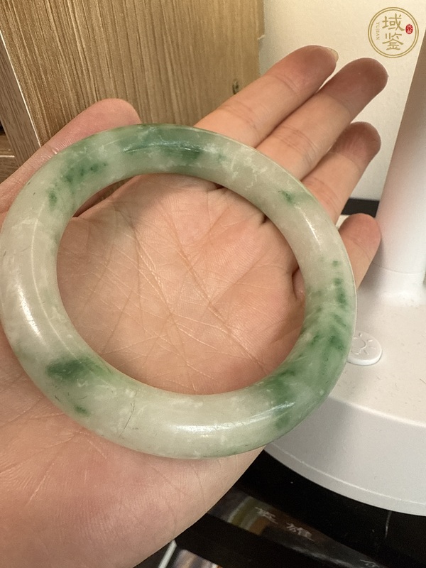 古玩陶瓷翡翠手鐲真品鑒賞圖