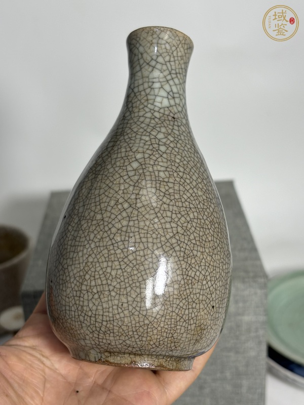 古玩陶瓷哥釉瓶真品鑒賞圖