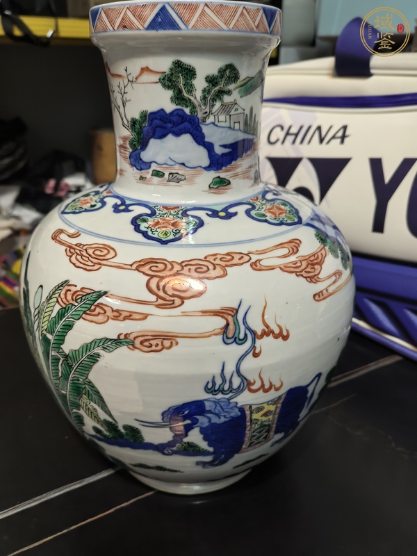 古玩陶瓷五彩瓶真品鑒賞圖