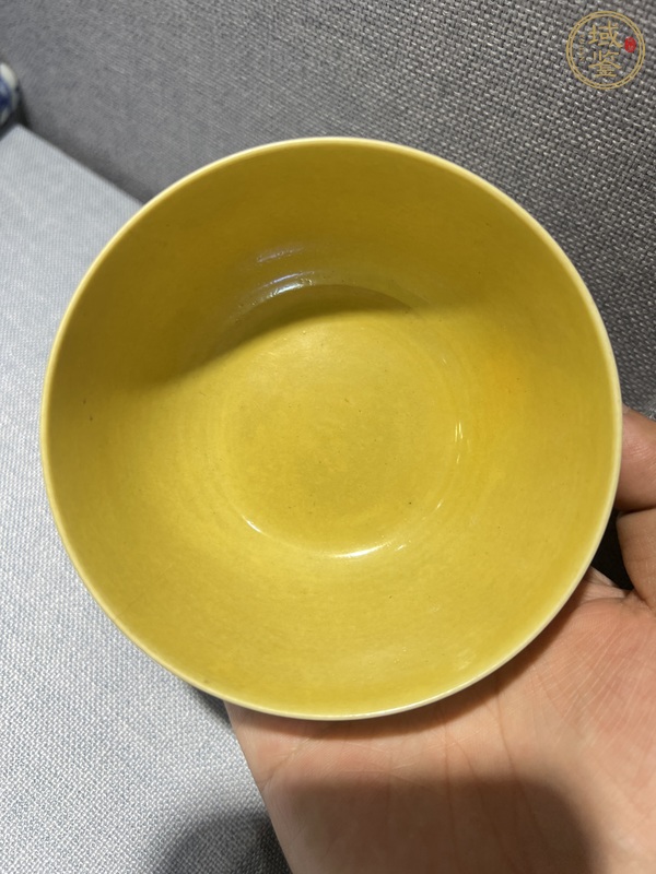 古玩陶瓷黃釉碗真品鑒賞圖