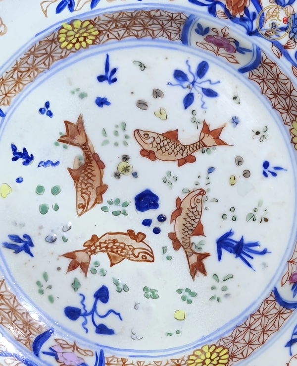 古玩陶瓷青花五彩魚紋盤真品鑒賞圖