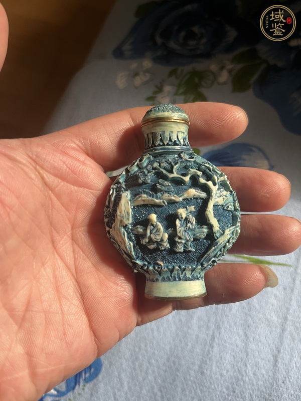 古玩陶瓷鼻煙壺真品鑒賞圖