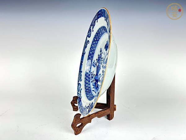 古玩陶瓷清康熙 · 荷塘鴛鴦青花盤真品鑒賞圖