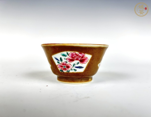 古玩陶瓷清雍正 · 外紫金釉粉彩開窗杯真品鑒賞圖