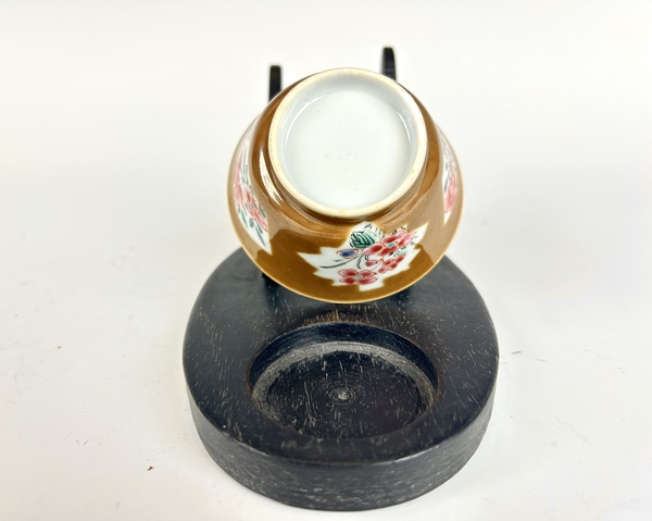 古玩陶瓷清雍正 · 外紫金釉粉彩開窗杯拍賣，當(dāng)前價(jià)格0元