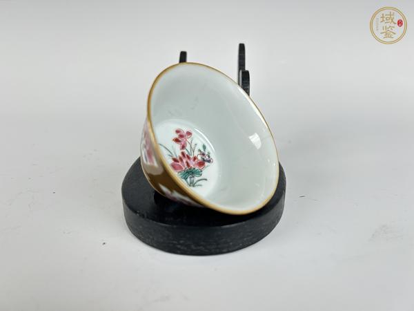 古玩陶瓷清雍正 · 外紫金釉粉彩開窗杯真品鑒賞圖