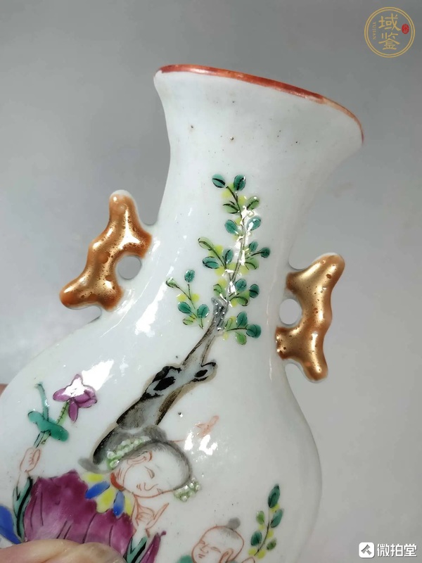 古玩陶瓷仕女嬰戲紋粉彩壁瓶真品鑒賞圖