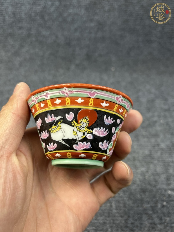古玩陶瓷粉彩佛教人物杯真品鑒賞圖