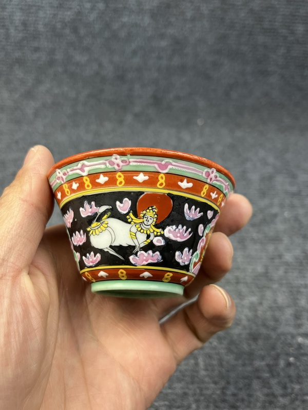 古玩陶瓷粉彩佛教人物杯拍賣，當前價格4588元