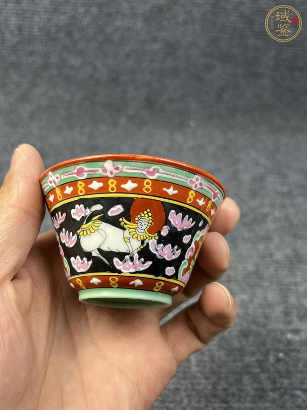 古玩陶瓷粉彩佛教人物杯真品鑒賞圖