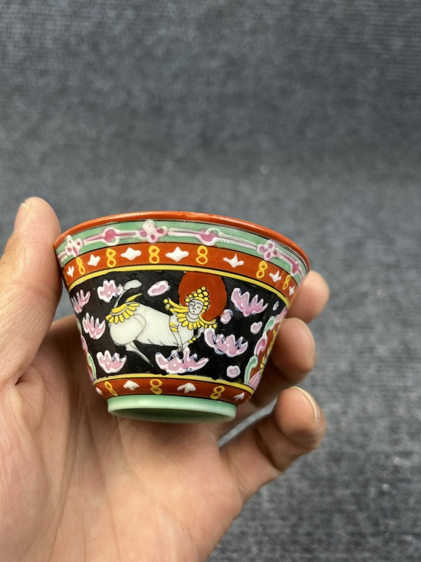 古玩陶瓷粉彩佛教人物杯拍賣，當前價格4588元
