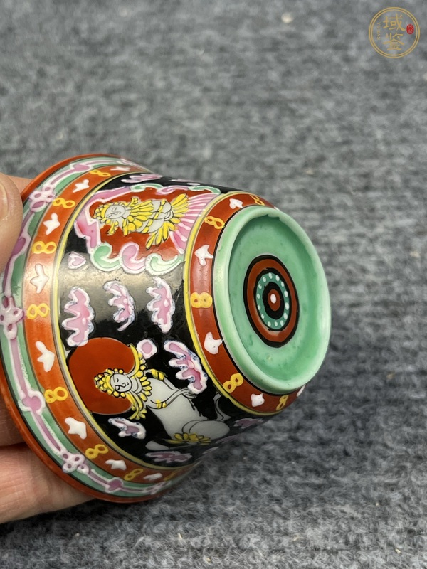 古玩陶瓷粉彩人物杯真品鑒賞圖