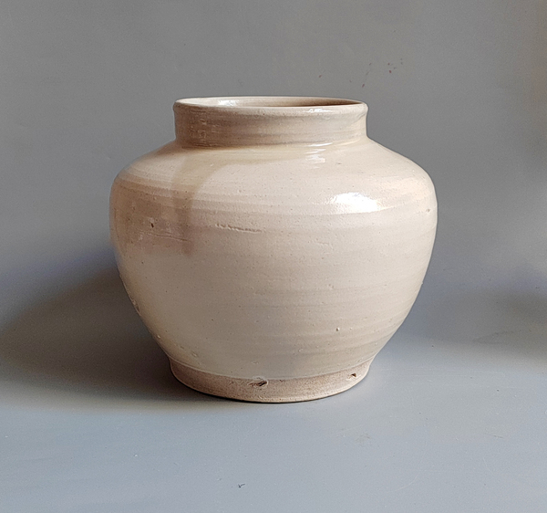古玩轉(zhuǎn)賣明代外白釉內(nèi)窯變黑釉茶葉罐拍賣，當(dāng)前價(jià)格860元