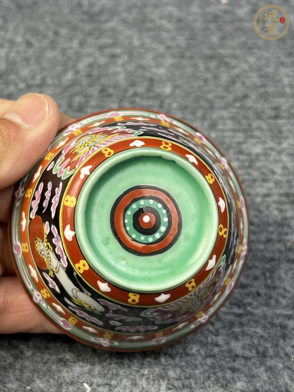古玩陶瓷粉彩人物杯真品鑒賞圖