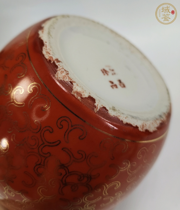 古玩陶瓷珊瑚紅描金花卉紋蓋罐真品鑒賞圖