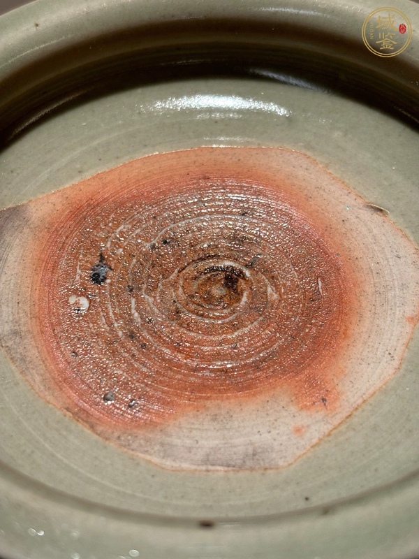 古玩陶瓷龍泉窯鼓釘三足爐真品鑒賞圖