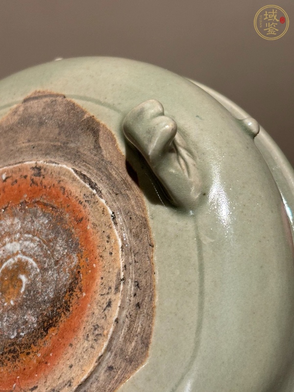 古玩陶瓷龍泉窯鼓釘三足爐真品鑒賞圖