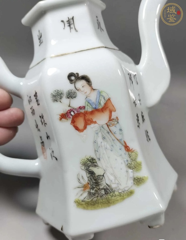 古玩陶瓷粉彩執(zhí)壺真品鑒賞圖