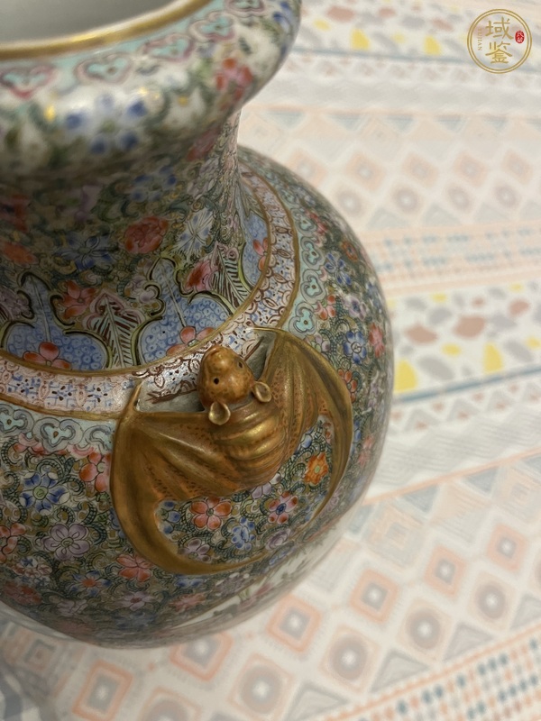 古玩陶瓷粉彩花卉開窗人物雙耳尊瓶真品鑒賞圖