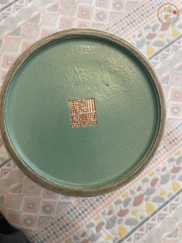 古玩陶瓷粉彩嬰戲圖瓶真品鑒賞圖