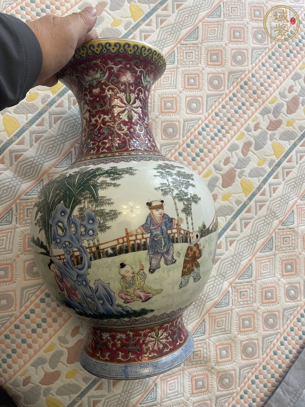 古玩陶瓷粉彩嬰戲圖瓶真品鑒賞圖