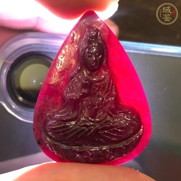 古玩雜項(xiàng)天然紅石頭觀音吊墜真品鑒賞圖