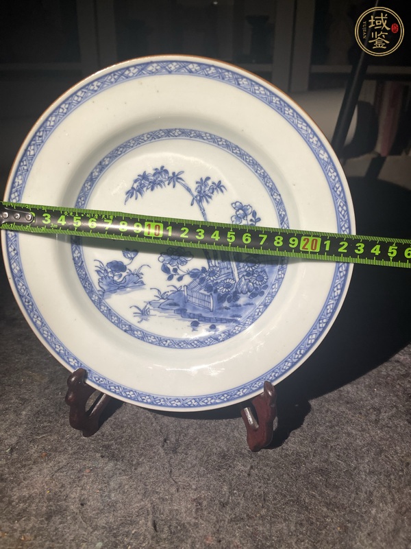 古玩陶瓷乾隆青花花卉紋折腰盤真品鑒賞圖